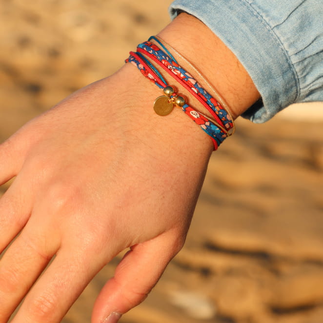 Bracelet Woodstock coloré avec fermoir doré, bijou artisanal français