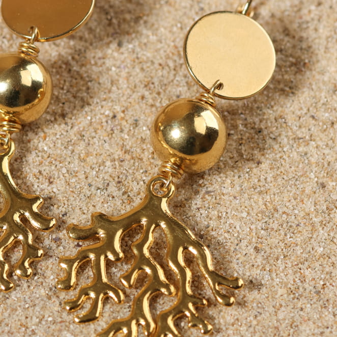 Boucles dorées Bahari aux détails texturés, bijou artisanal fabriqué en France