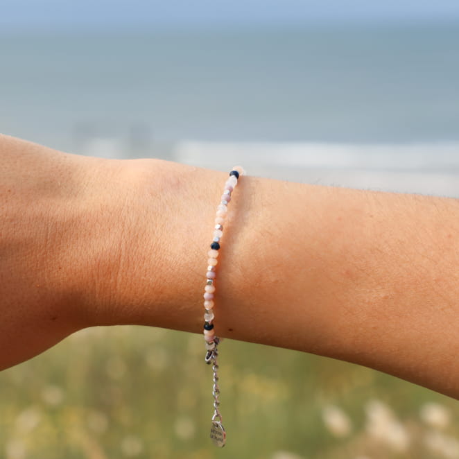 Bracelet Ginevra en métal plaqué argent et perles multicolores, création française éclatante.