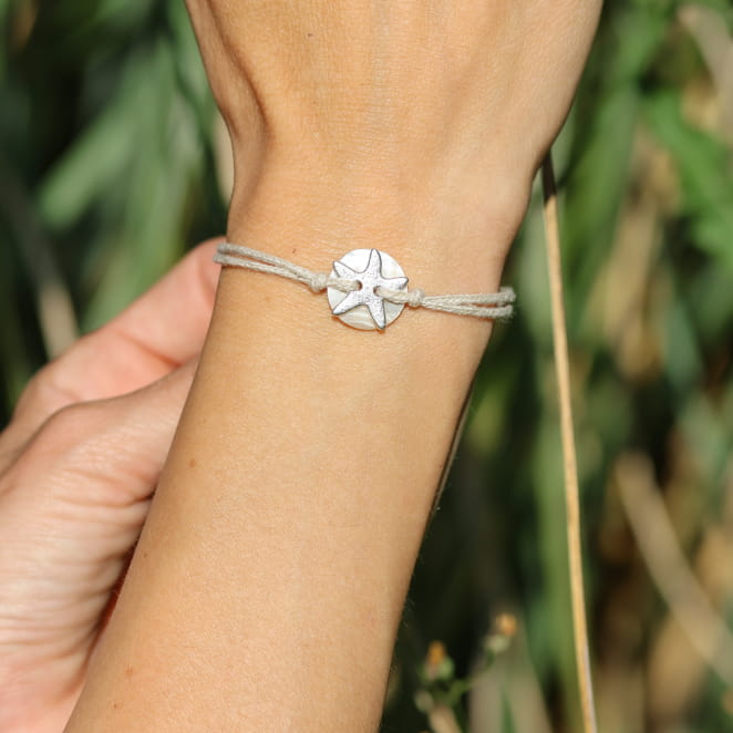 Bijou Nerina argenté et perles blanc cassé, création française lumineuse