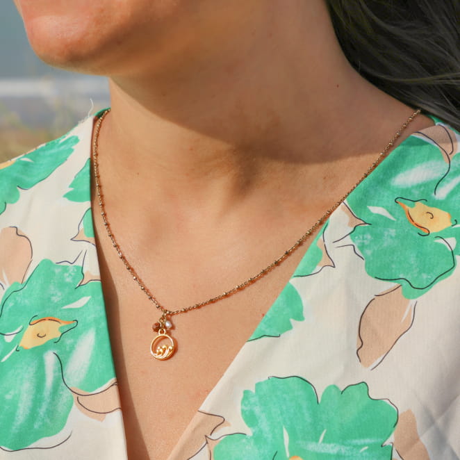 Bijou Mascaret doré et perles marron, création française au style bohème.