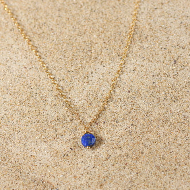 Collier Soft doré et perle bleue, création française au style marin.