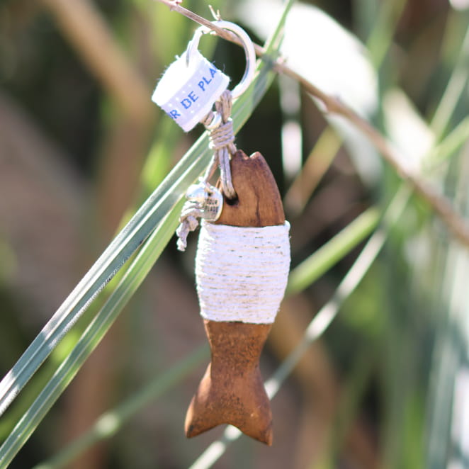 Bracelet Marido doré à l’or fin et lien lin, bijou artisanal français au style marin naturel