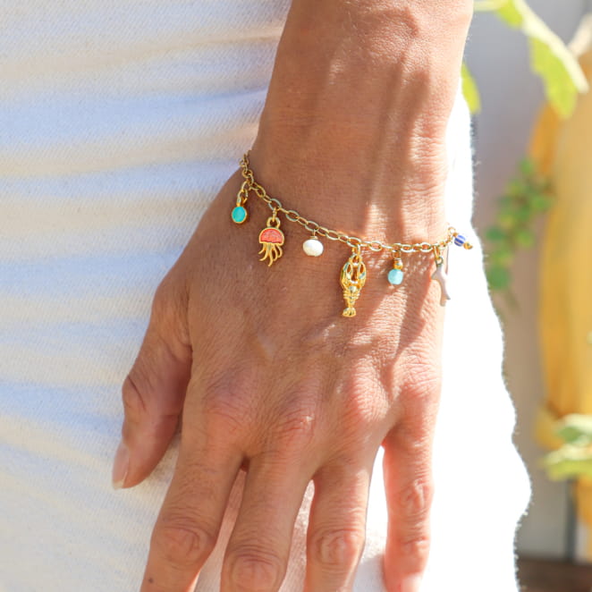 Bracelet Bandeloro doré à l’or fin et perles colorées, création française au style estival.