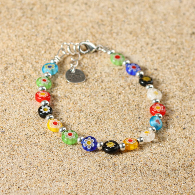 Bracelet enfant Cirque en métal plaqué argent et perles multicolores, bijou artisanal français ludique et coloré.