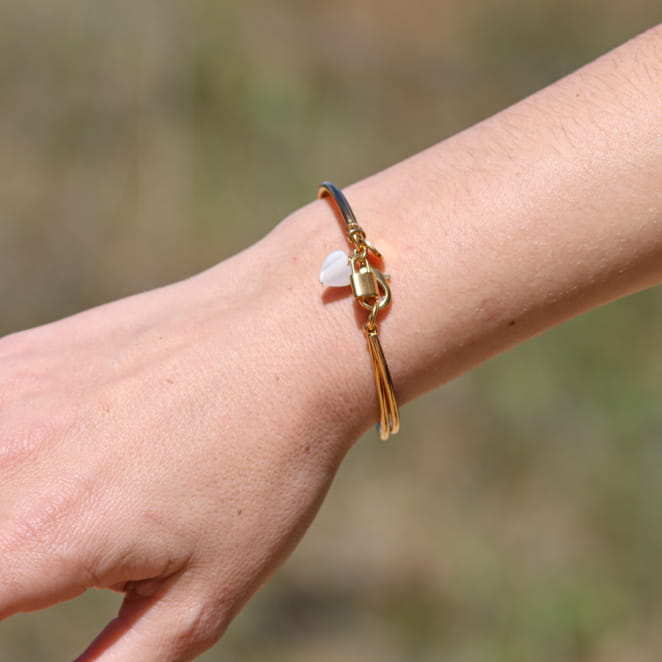 Bracelet Lucky jonc doré blanc porte-bonheur.