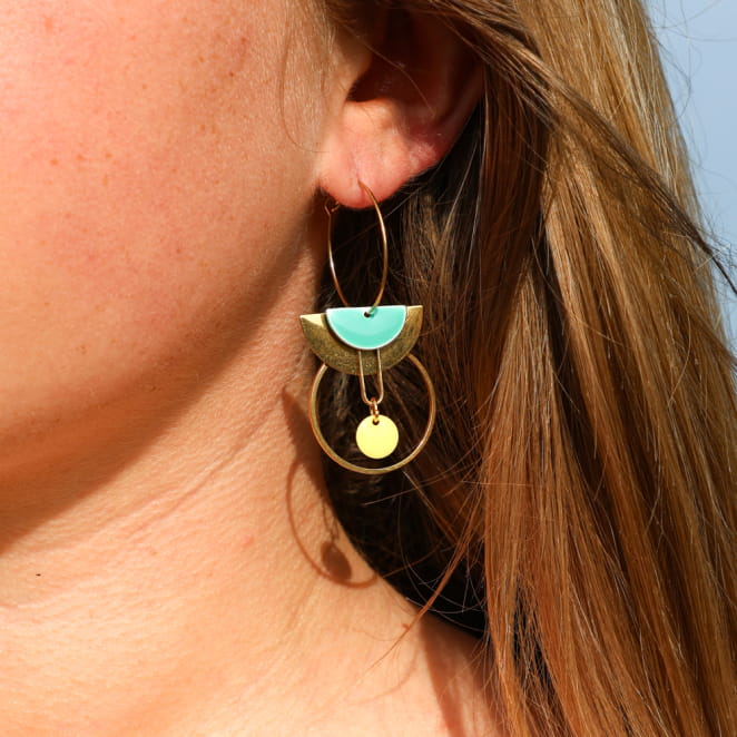 Boucles d’oreilles Miami métal doré et perles vert émeraude, bijou artisanal français