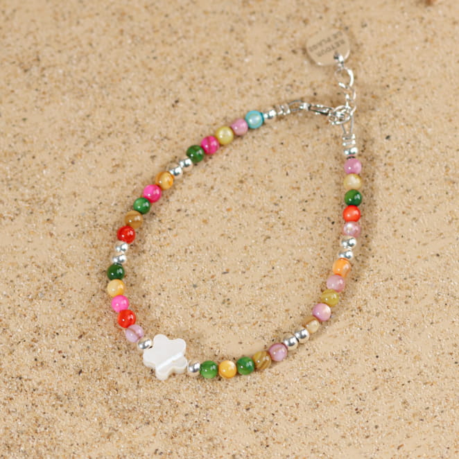 Bracelet enfant Casoria multicolore et argenté, bijou artisanal fabriqué en France.