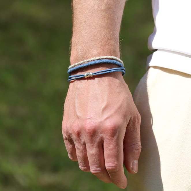 Bracelet Aride pour homme en cordon bleu Montana multicolore et fermoir argenté, fabrication artisanale française.