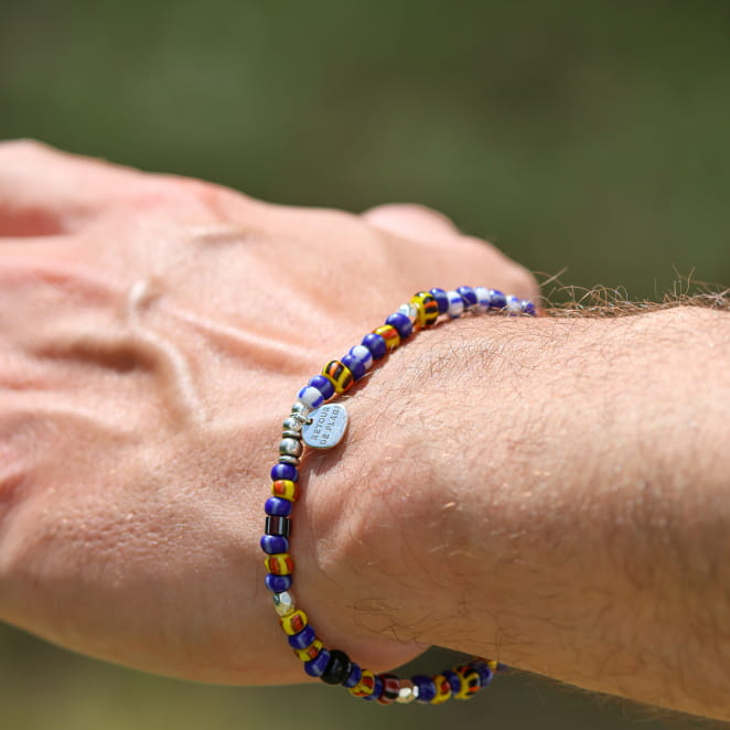 Bracelet Wonka pour homme en cordon multicolore et fermoir argenté, bijou artisanal fabriqué en France.