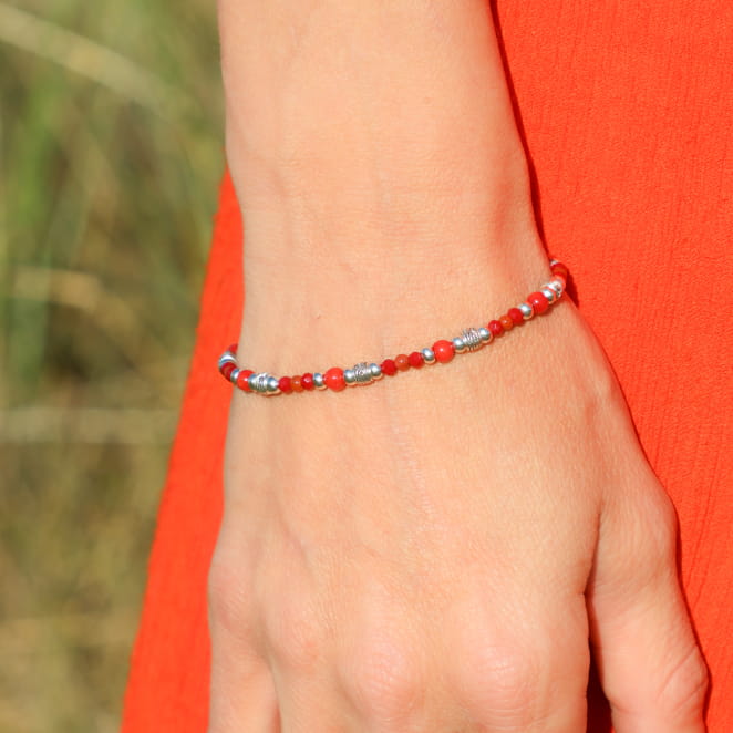 Bracelet Raffinée Retour de Plage en métal argenté avec perles rouges – bijou artisanal fabriqué en France