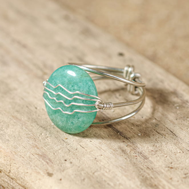 bague Oléronaise argentée avec cabochon vert d’eau, bijou artisanal fait main en France