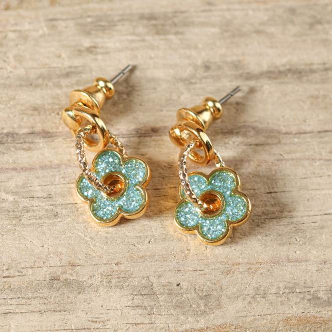 Boucles Floralia doré et fleurs bleu ciel, fabrication française inspirée de la mer.