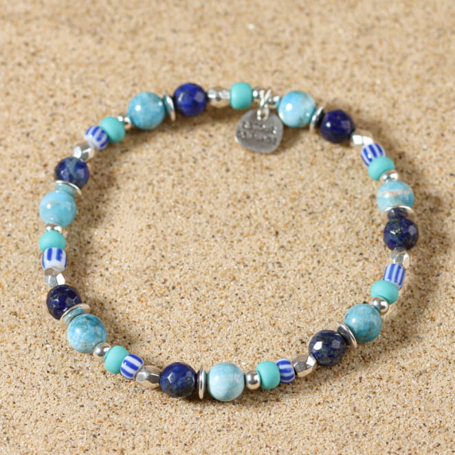 bracelet Martina argenté avec perles bleues, bijou fait main sur l’Île d’Oléron