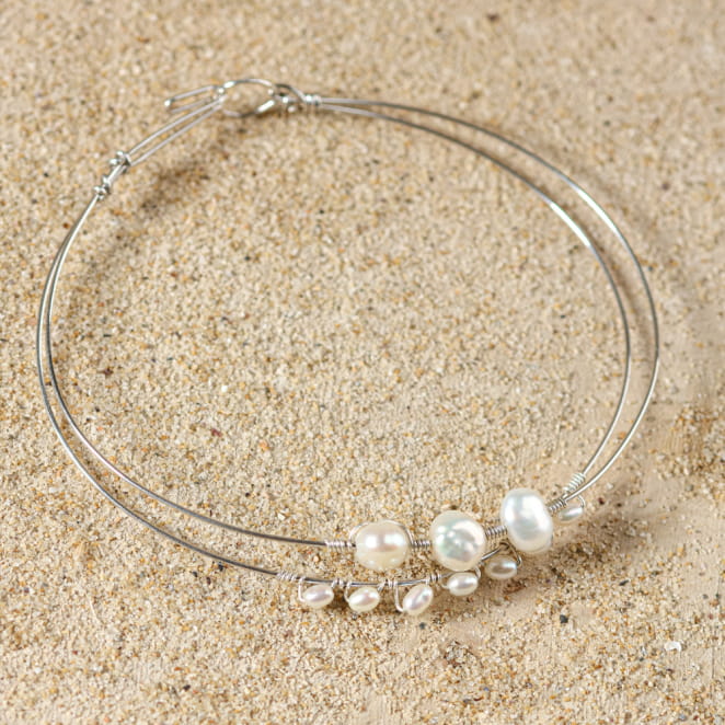 bracelet Guérandaise argenté avec perles blanches, création artisanale française