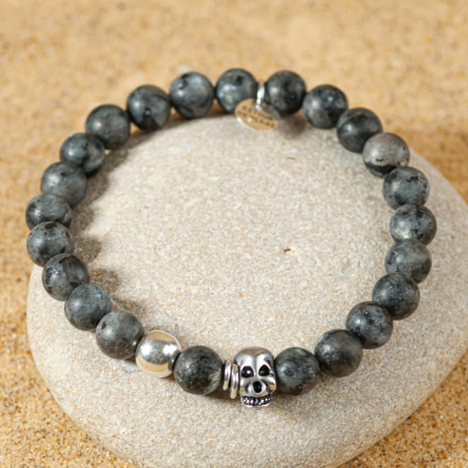 bracelet homme Peur en perles effet pierre grise et tête de mort argentée, fait main en France