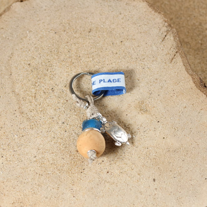 porte-clés Vendredi bleu argenté, bijou marin fait main sur l’Île d’Oléron