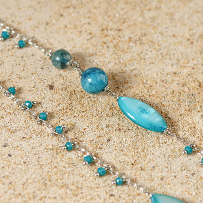 sautoir Béatrice argenté avec perles bleu pétrole, bijou artisanal fait main en France