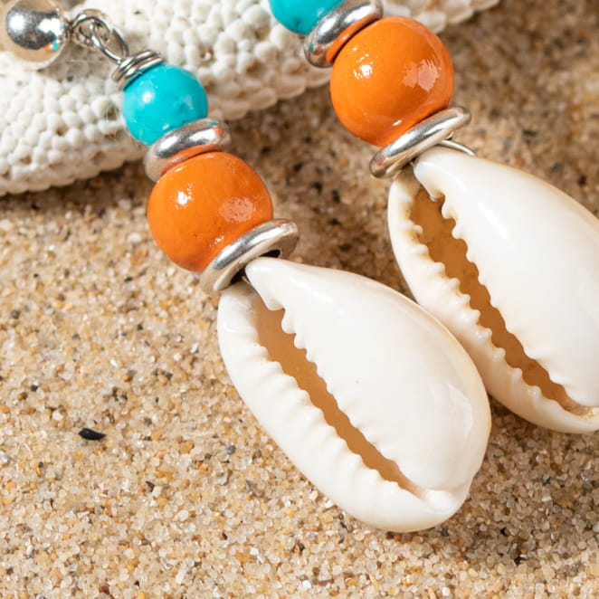 Retour de plage, une entreprise locale engagée dans le développement durable qui créée et fabrique des bijoux fantaisies made in France sur l’Île d’Oléron.