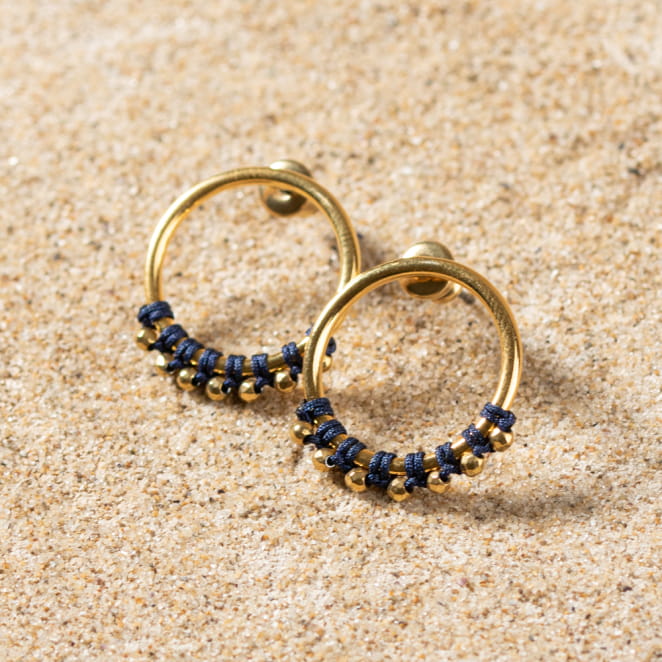 Retour de plage, une entreprise locale engagée dans le développement durable qui créée et fabrique des bijoux fantaisies made in France sur l’Île d’Oléron.