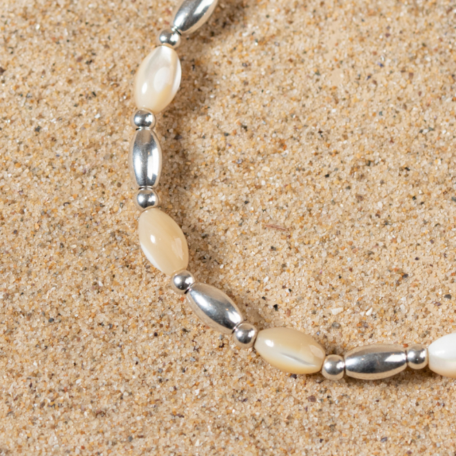 Bracelet Aglandau, créé artisanalement sur l'île d'Oléron, beige et agenté, made in France