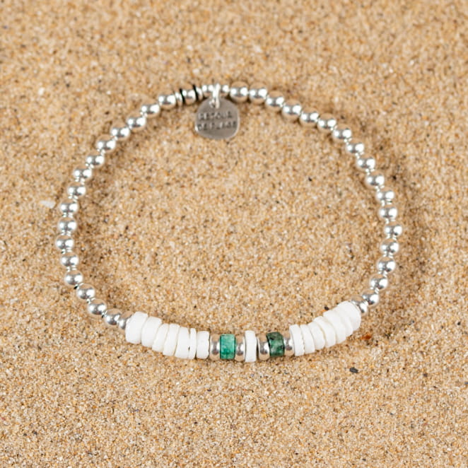 Découvrez Costa, un bijou inspiré de l’océan fabriqué artisanalement sur l’île d’Oléron.