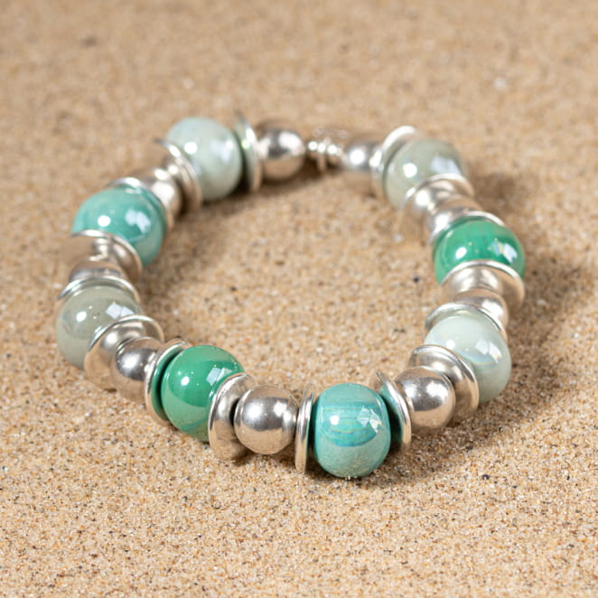 Bracelet argenté perles céramiques vertes et bleues