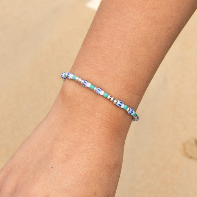 Le bracelet Marinière s'accorde avec tout grâce à sa finesse légendaire !