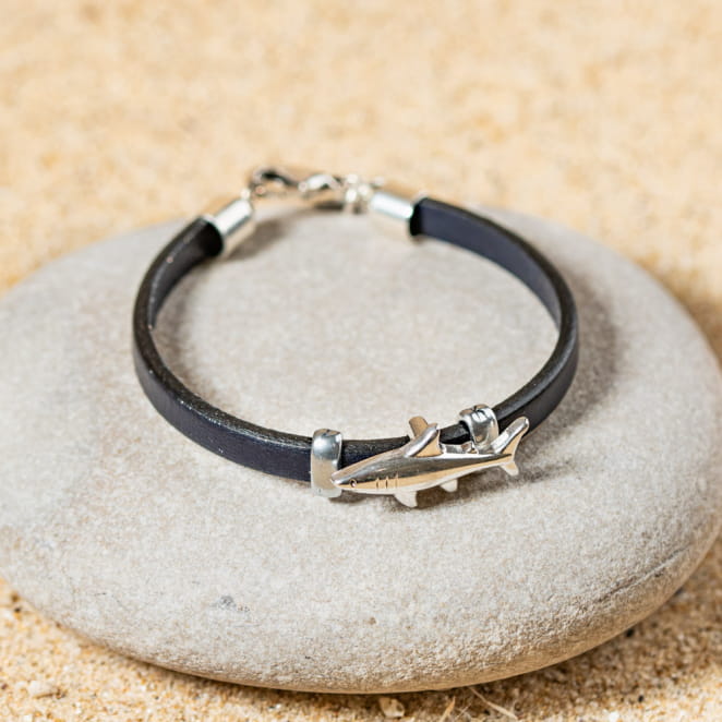 Bracelet pour enfant requin argenté et bleu marine