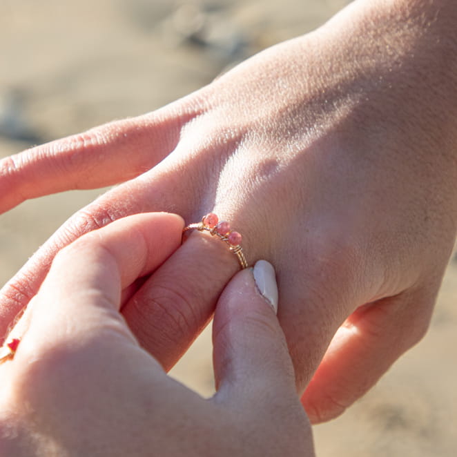 Découvrez Nantaise, un bijou inspiré de l’océan fabriqué artisanalement sur l’île d’Oléron.