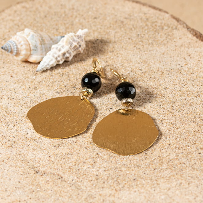 Retour de plage, une entreprise locale engagée dans le développement durable qui créée et fabrique des bijoux fantaisies made in France sur l’Île d’Oléron.