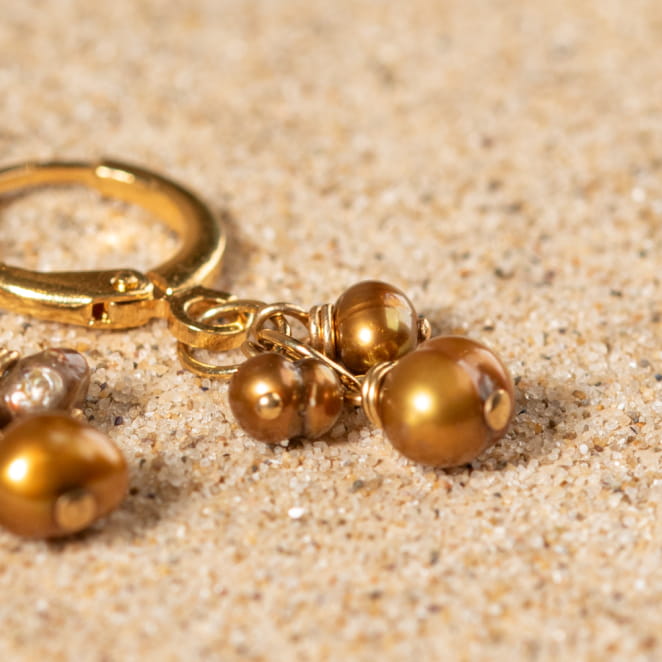 Retour de plage, une entreprise locale engagée dans le développement durable qui créée et fabrique des bijoux fantaisies made in France sur l’Île d’Oléron.