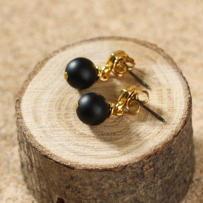 Découvrez Atome, un bijou inspiré de l’océan fabriqué artisanalement sur l’île d’Oléron.