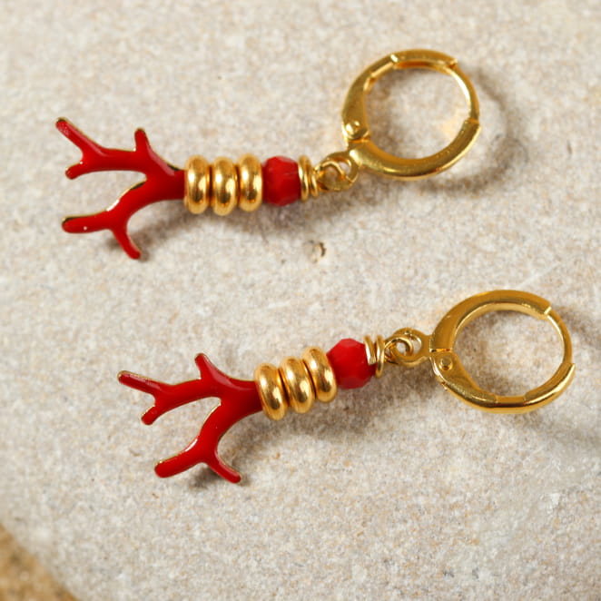 Découvrez Coraux, un bijou inspiré de l’océan fabriqué artisanalement sur l’île d’Oléron.