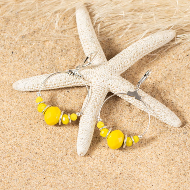 Retour de plage vous propose des colliers, bracelets, boucles d’oreilles, bracelets de chevilles, porte-clefs, parfums, cabas et bagues pour femme, homme et enfant pour que chacun trouve son bonheur.