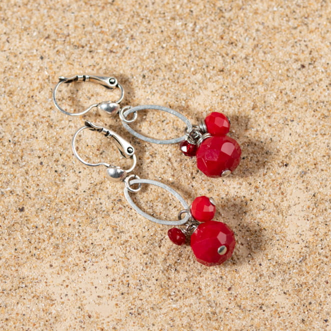 Découvrez Groseille, un bijou inspiré de l’océan fabriqué artisanalement sur l’île d’Oléron.