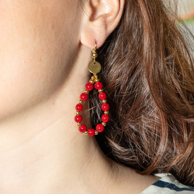 Retour de plage, une entreprise locale engagée dans le développement durable qui créée et fabrique des bijoux fantaisies made in France sur l’Île d’Oléron.