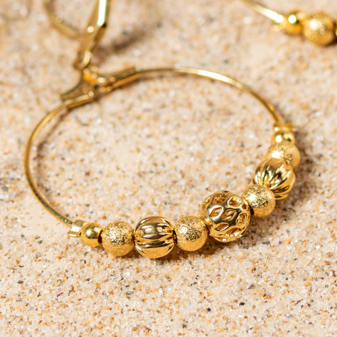 Découvrez Leslie, un bijou inspiré de l’océan fabriqué artisanalement sur l’île d’Oléron.