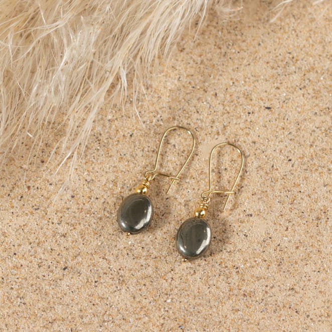 Découvrez Lucienne, un bijou inspiré de l’océan fabriqué artisanalement sur l’île d’Oléron.