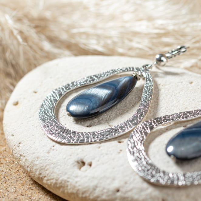 Découvrez Lulla, un bijou inspiré de l’océan fabriqué artisanalement sur l’île d’Oléron.