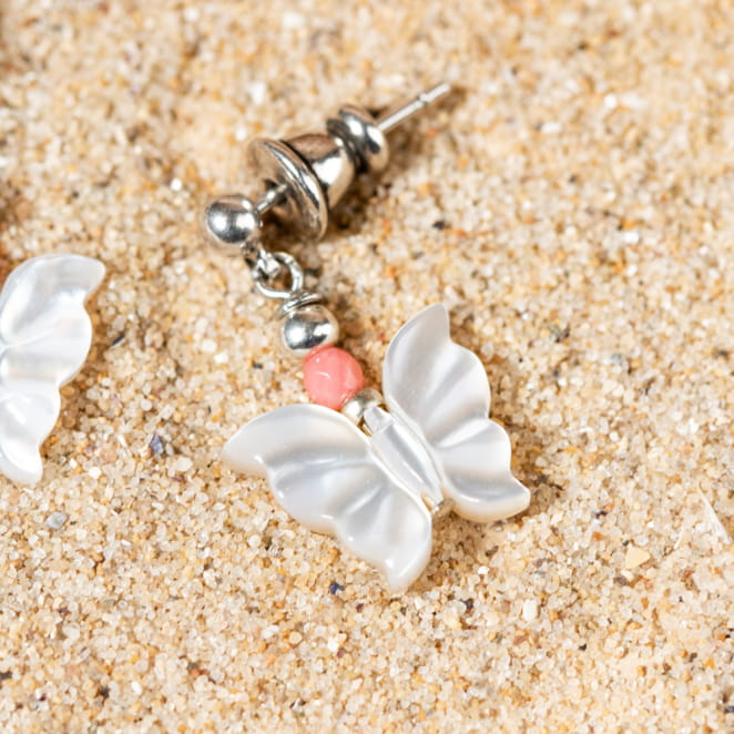 Retour de plage, une entreprise locale engagée dans le développement durable qui créée et fabrique des bijoux fantaisies made in France sur l’Île d’Oléron.