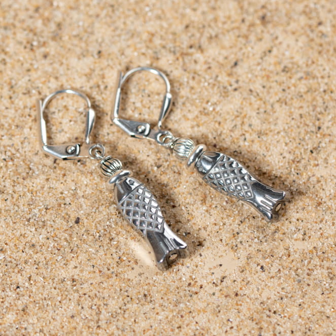 Découvrez Pêcheur, un bijou inspiré de l’océan fabriqué artisanalement sur l’île d’Oléron.