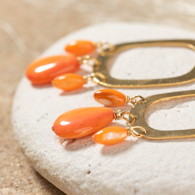 Retour de plage, une entreprise engagée dans le développement durable qui créée et fabrique des bijoux fantaisies made in France sur l’Île d’Oléron.