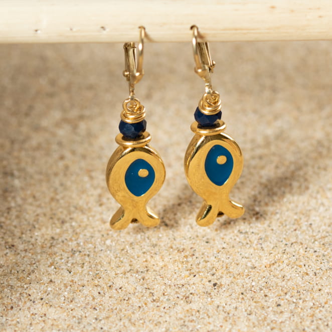 Boucles d'oreilles doré bleu en forme de poisson. Made in France