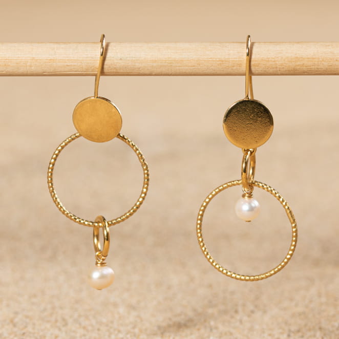 Découvrez Mia, un bijou inspiré de l’océan fabriqué artisanalement sur l’île d’Oléron.