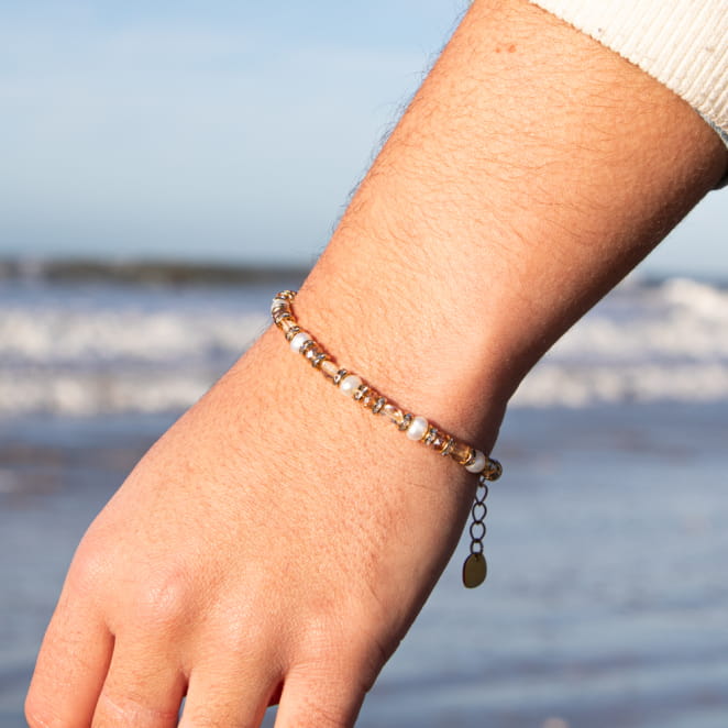 Découvrez Annette, un bijou inspiré de l’océan fabriqué artisanalement sur l’île d’Oléron.