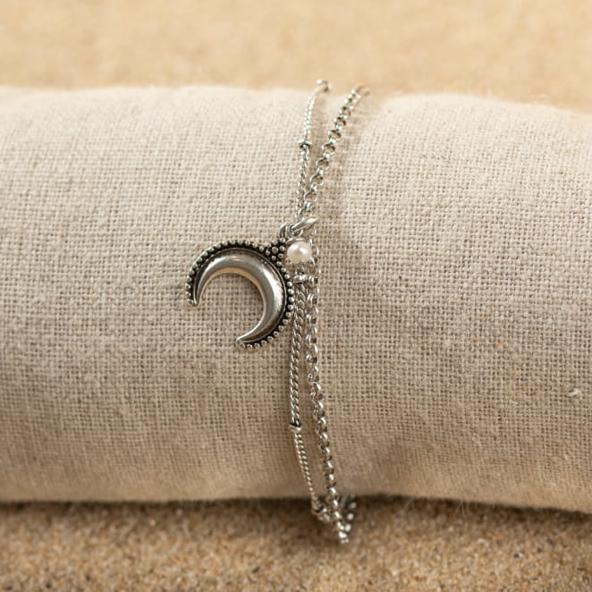 Découvrez Corne, un bijou inspiré de l’océan fabriqué artisanalement sur l’île d’Oléron.