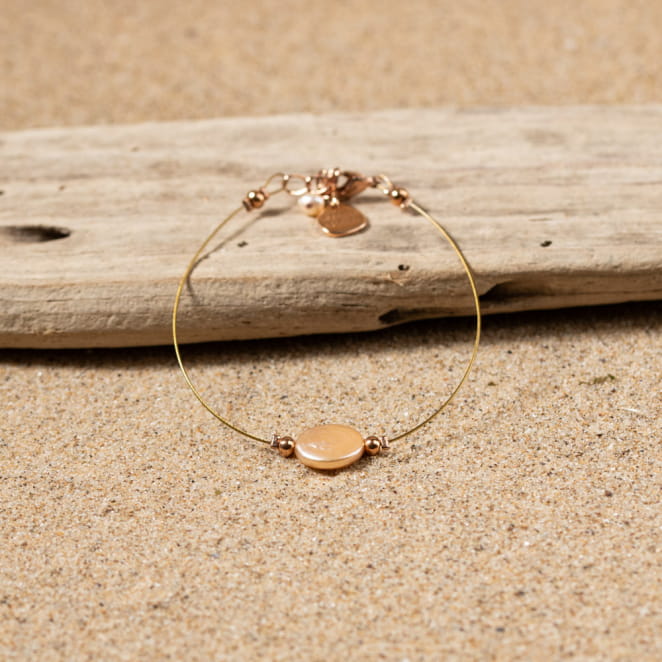 bracelet Flamand sur bois flotté, finesse des détails dorés rose et perles