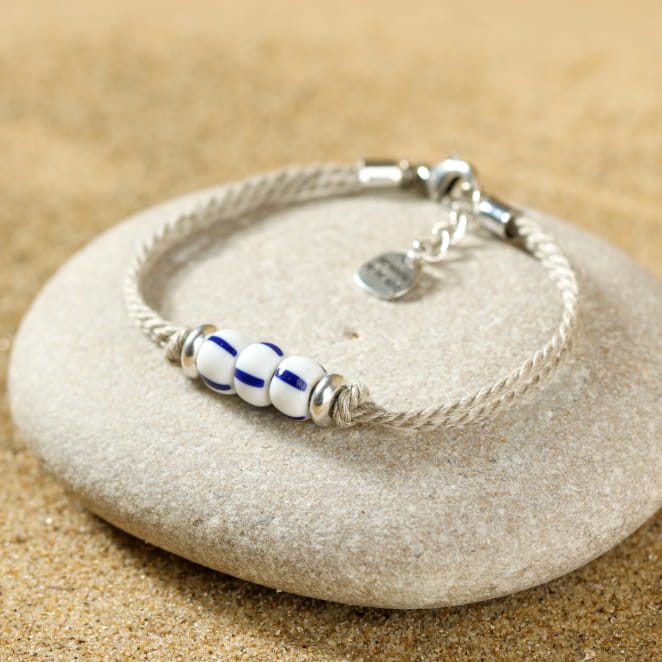 Découvrez Fogo, un bijou inspiré de l’océan fabriqué artisanalement sur l’île d’Oléron.