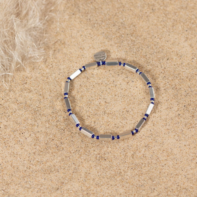 Retour de plage, une entreprise locale engagée dans le développement durable qui créée et fabrique des bijoux fantaisies made in France sur l’Île d’Oléron.